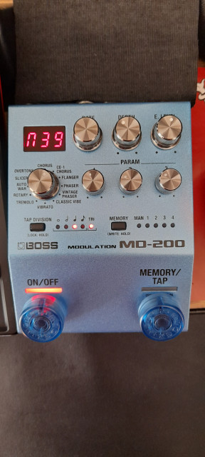 boss md-200