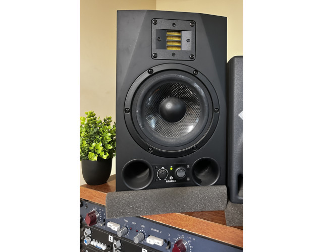 Monitores Adam A7X