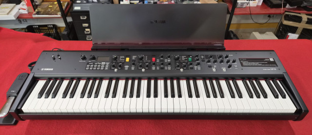 Yamaha CP73