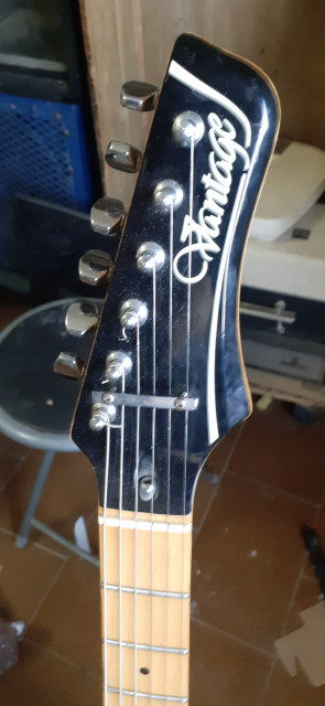 Guitarra Vantage tuneada