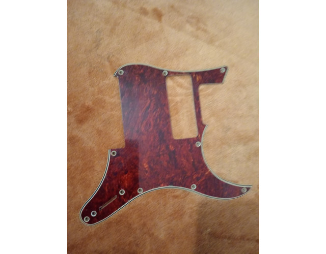Yamaha pacífica 611 pickguard