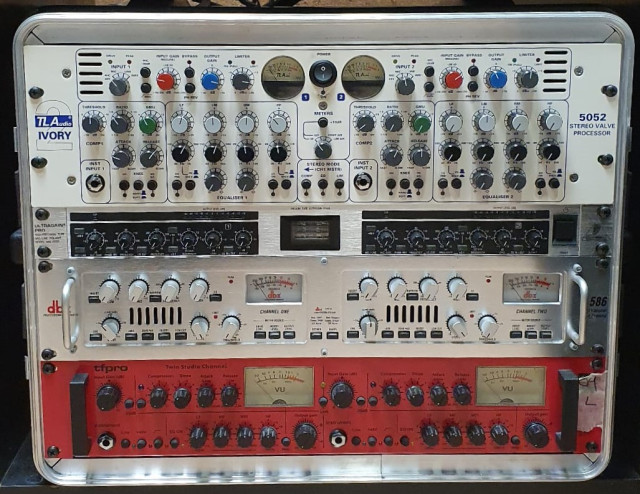 Varios previos - 8 canales en total TLAudio Ivory, Ultragain, DBX, CFPRO