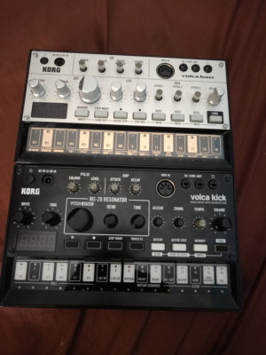 Korg volca kick y bass