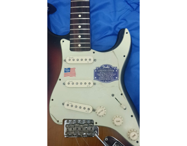 Golpeador fender American Deluxe