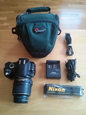 Nikon D60 con lente y funda