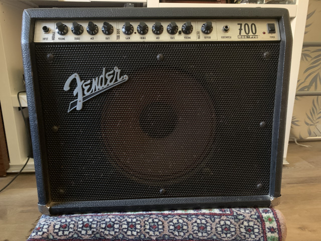 Amplificador Fender Roc Pro 700