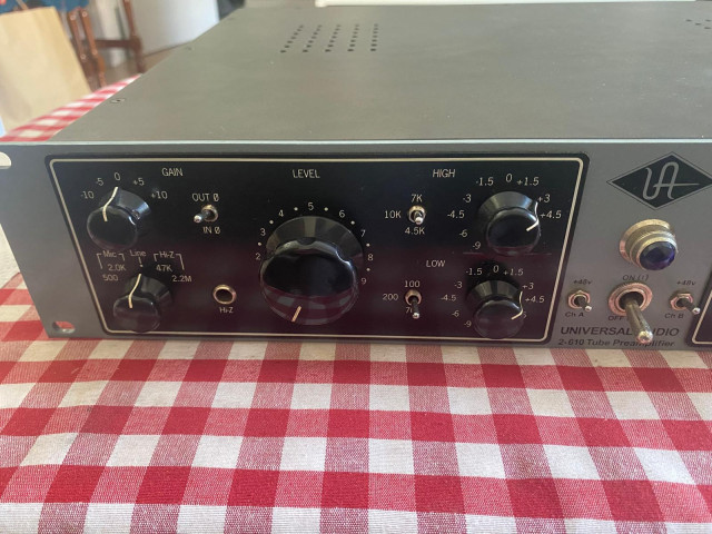 Preamplificador dual Universal Audio 2-610