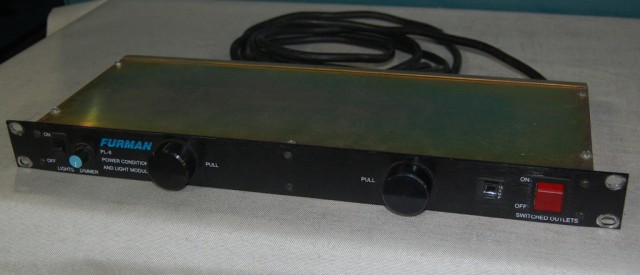Estabilizador de corriente FURMAN PL8E