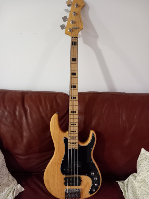 Cambio jazz bass