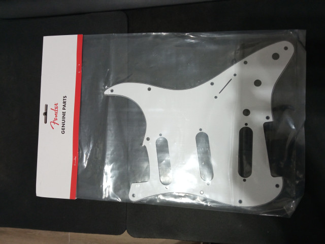 o cambio Golpeador Original Fender Stratocaster