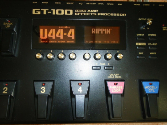 BOSS GT-100 amp effects processor