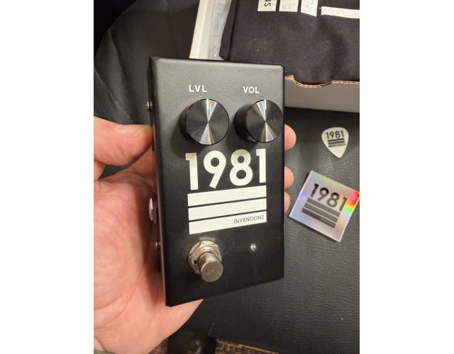 Varios pedales…, MXR Fuzz, 1981 Inventions LVL