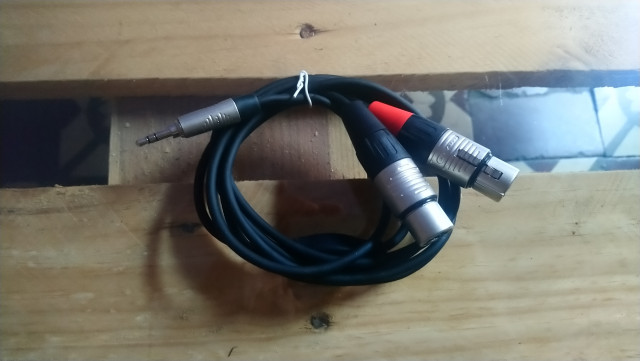 Cable de Minijack 3,5 mm estéreo a 2 XLR hembra