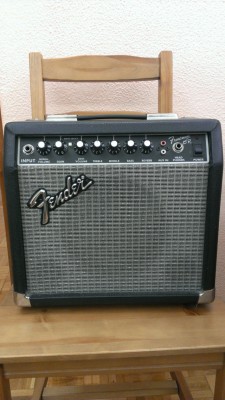 Fender Frontman 15R