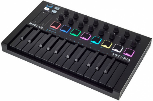 Arturia MiniLab mk2 edición limitada "Deep Black"