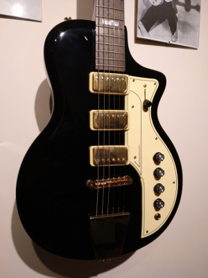 Guitarra Eastwood Supro Tri-Tone