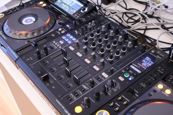 Alquilo Djm900 + Cdj2000NXS (por noches)