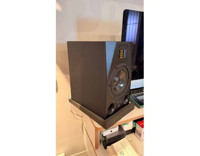 Monitor estudio Adam A7X 2016