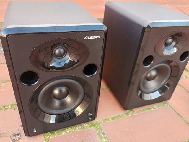 Monitores Alesis Elevate 5 MKII (Envio incluido)