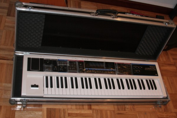 Roland Juno Di con flightcase (también cambio)