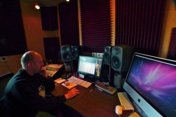Grabación, Producción, Mezcla y Mastering.-