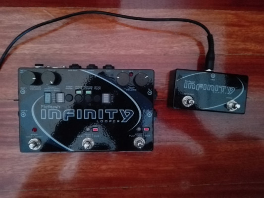 Pigtronix Infinity Looper y Remote Switch