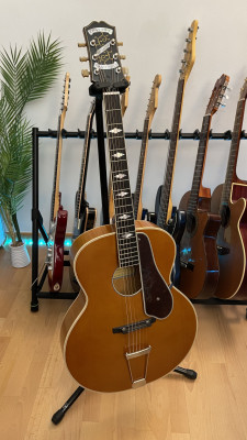 Epiphone Masterbilt Deluxe VN