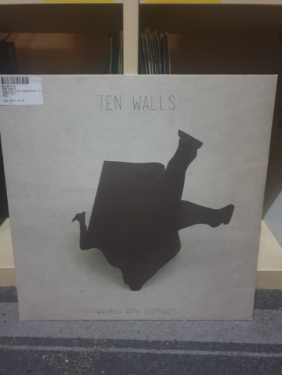 Disco 2 mano de Melodic Techno "TEN WALLS - WALKING WITH ELEPHANTS EP"