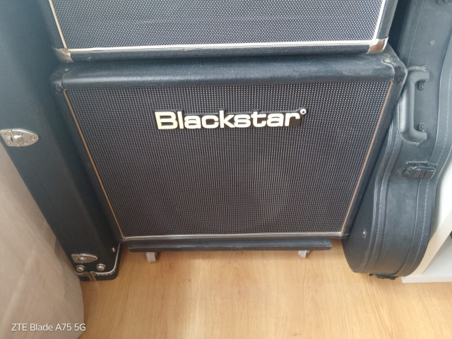 PANTALLA BLACKSTAR 1X12