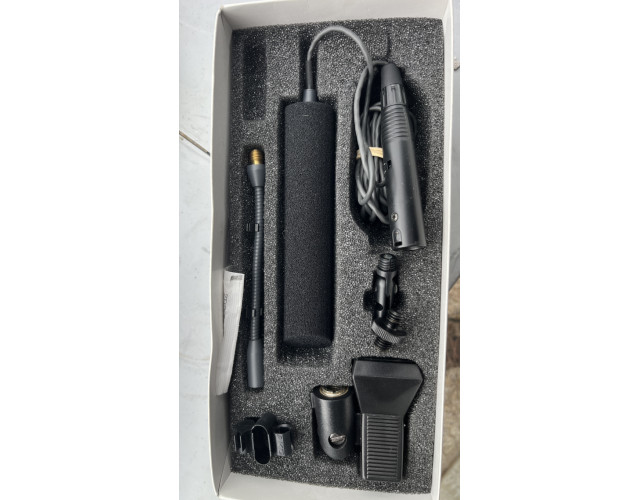AKG C747