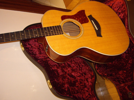 Vendo guitarra acustica taylor214e DLX