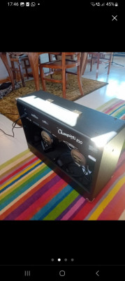 Amplificador de guitarra eléctrica.