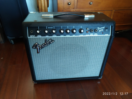 Fender Frontman 25R + pedal cambio canal