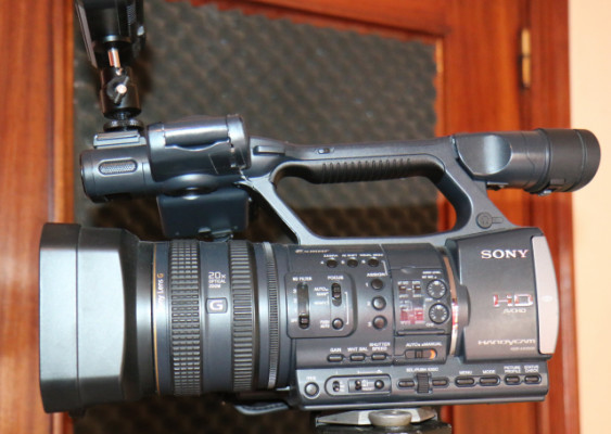 Videocamara profesional Sony AX2000