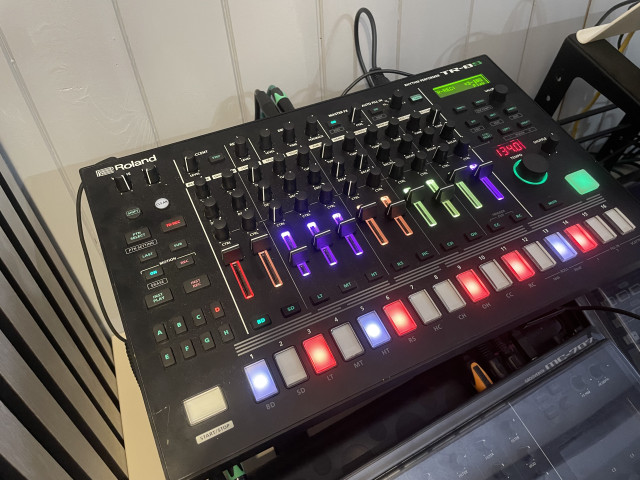 Roland tr8s