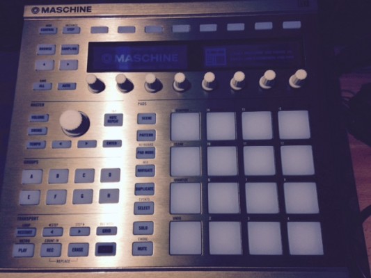 Maschine Gold Limited Edition MKII con software 2.3.0 mas Extras.