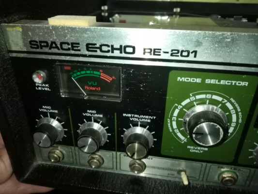 Space Echo Roland Reverb RE - 201 de Cinta
