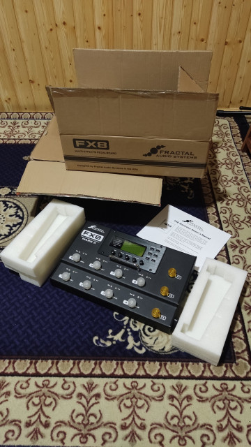Fractal FX8 en su caja como nueva