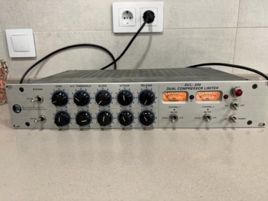 Compresor DCL - 200 Summit Audio Inc