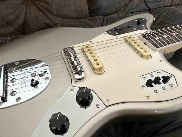 Fender FSR Traditional 60´s JAGUAR en INCA SILVER (Edición Limitada)