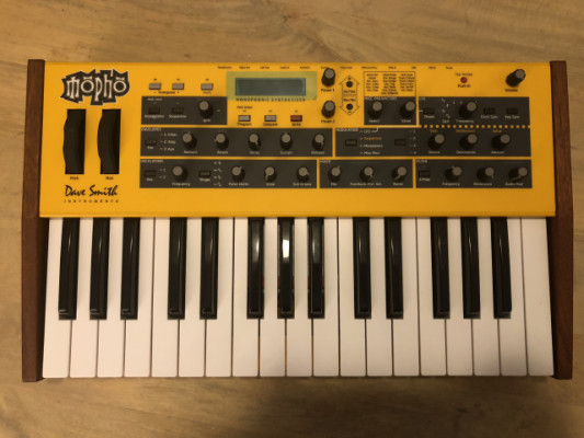 Sintetizador analógico DSI Mopho Keyboard