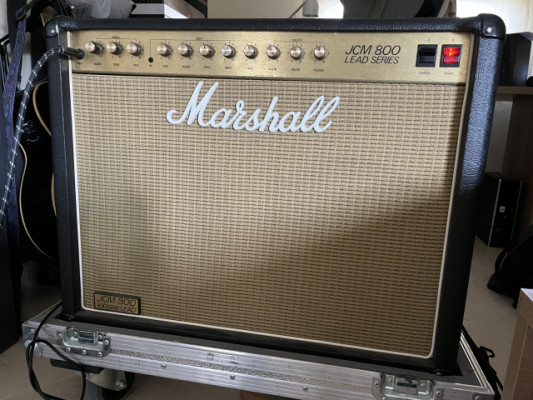 Marshall JCM 800