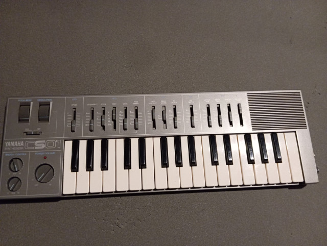 Yamaha CS 01