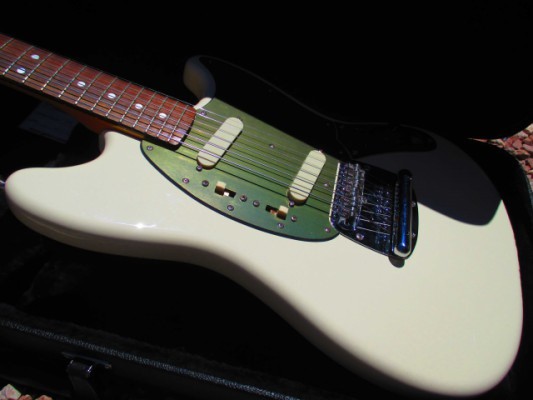 Fender Mustang '65 RI, CIJ + Extras