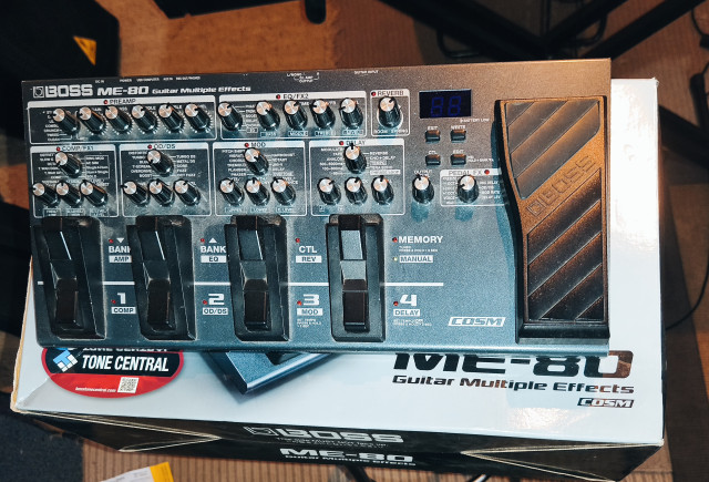 Pedalera BOSS ME80. Multiefectos