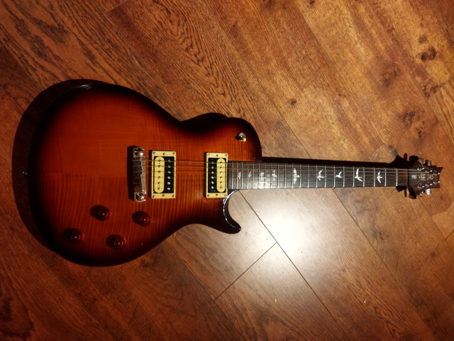 Guitarra PRS SE 245, Singlecut.