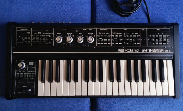 Roland SH-2 Synthesizer 1979