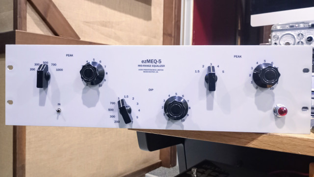 AML ezMEQ-5 Pultec Mid-range eq