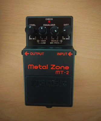 Boss MT-2 - Metal Zone (Caja e instrucciones)