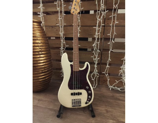 Fender player plus precision